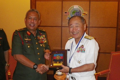マレーシア：ズルキフェリ国軍司令官