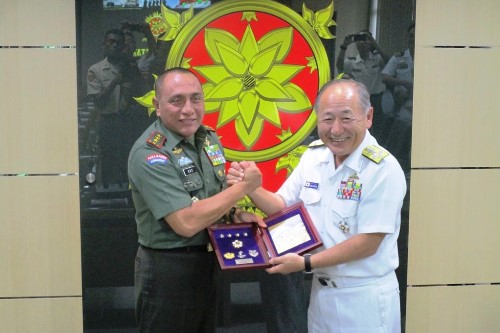エディ・ラフマヤディ インドネシア陸軍戦略予備軍司令官への表敬