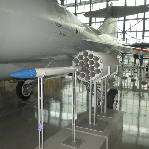 ７０ｍｍ空対地／水ロケット弾