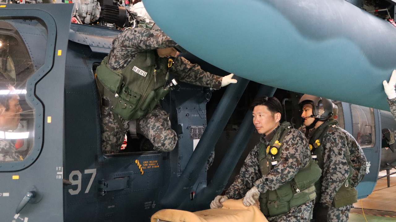 ＵＨ－６０Ｊ　width=