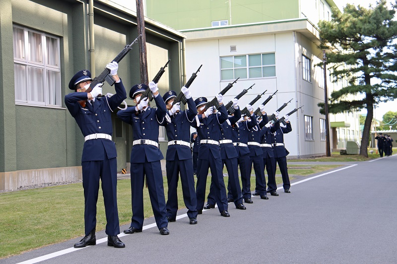 弔銃斉射の画像