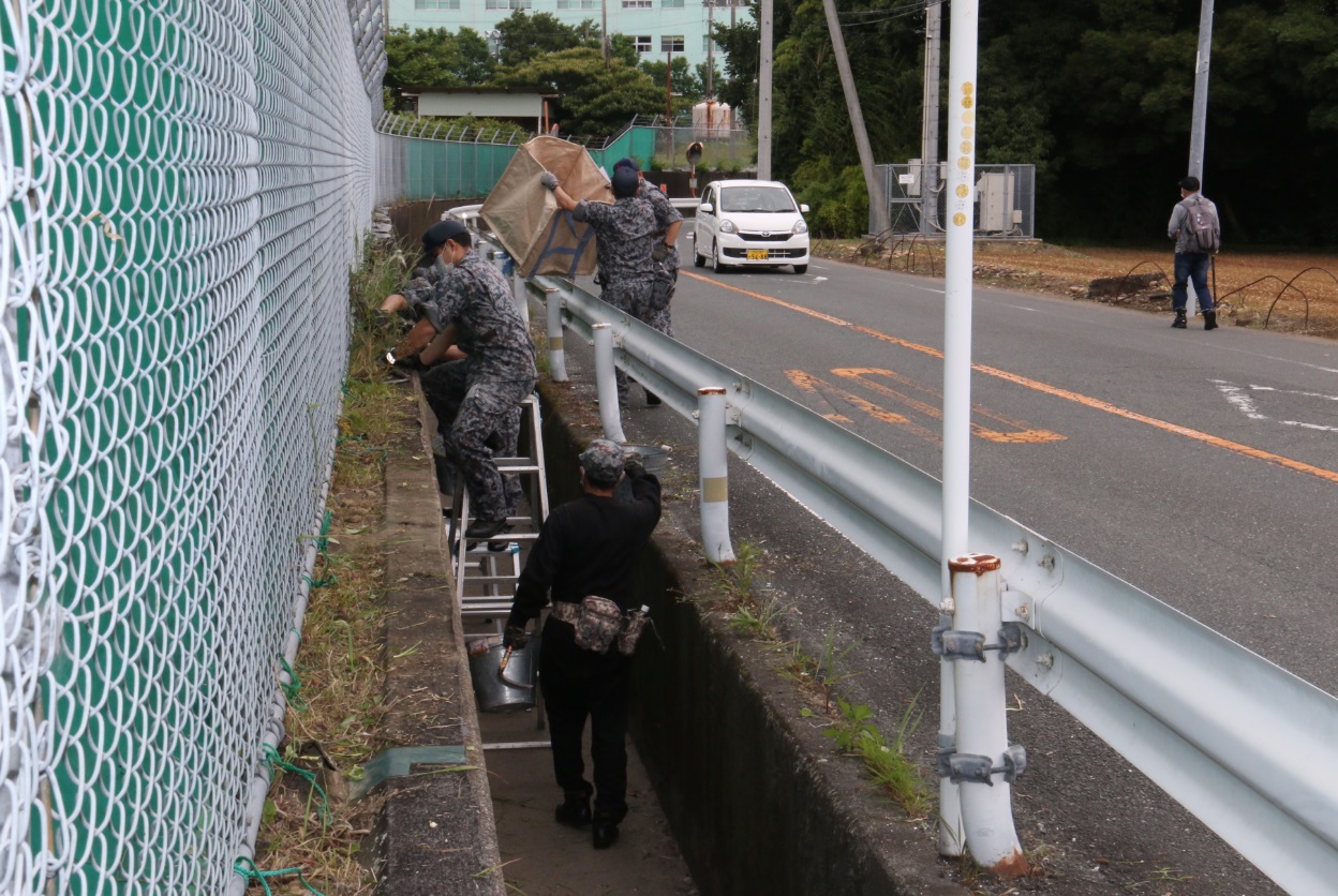 手作業で仕上げ