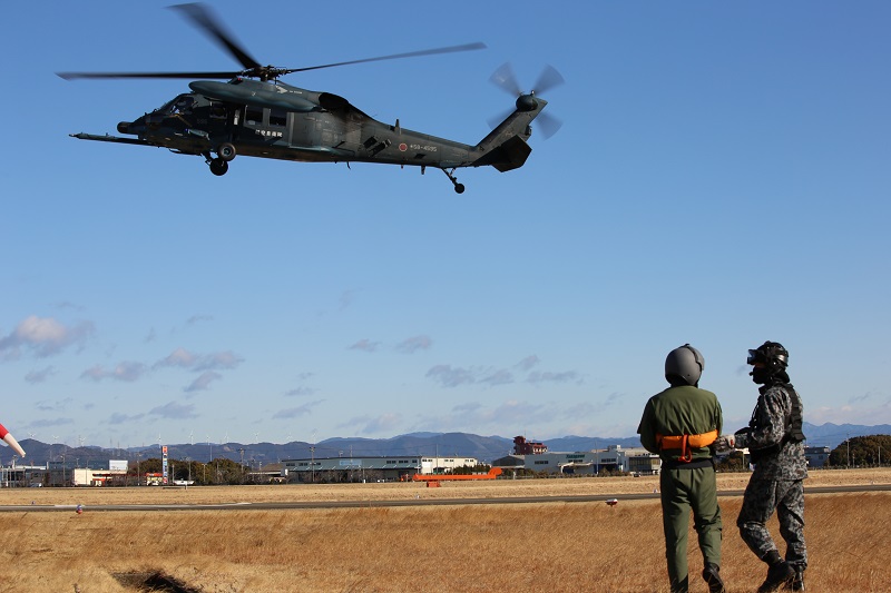 救難ヘリコプター(UH-60J)の画像
