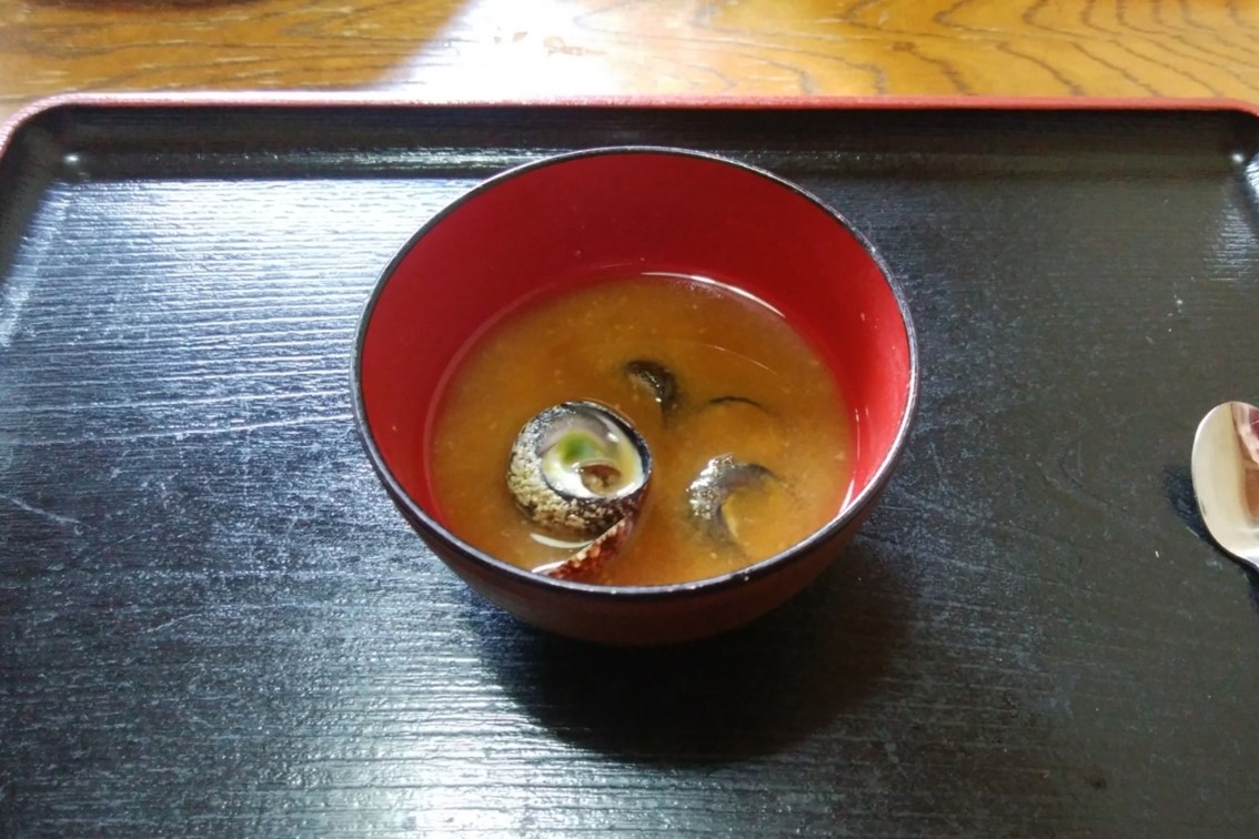 ⑬グべ汁