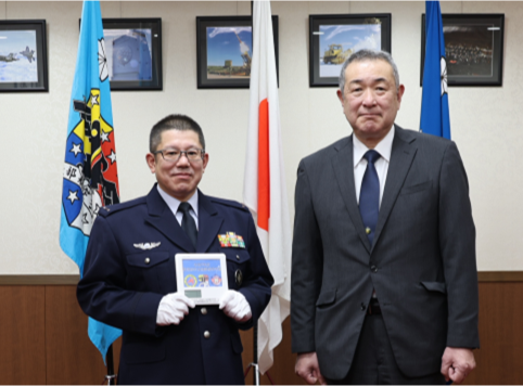 小林准尉とつばさ会会長