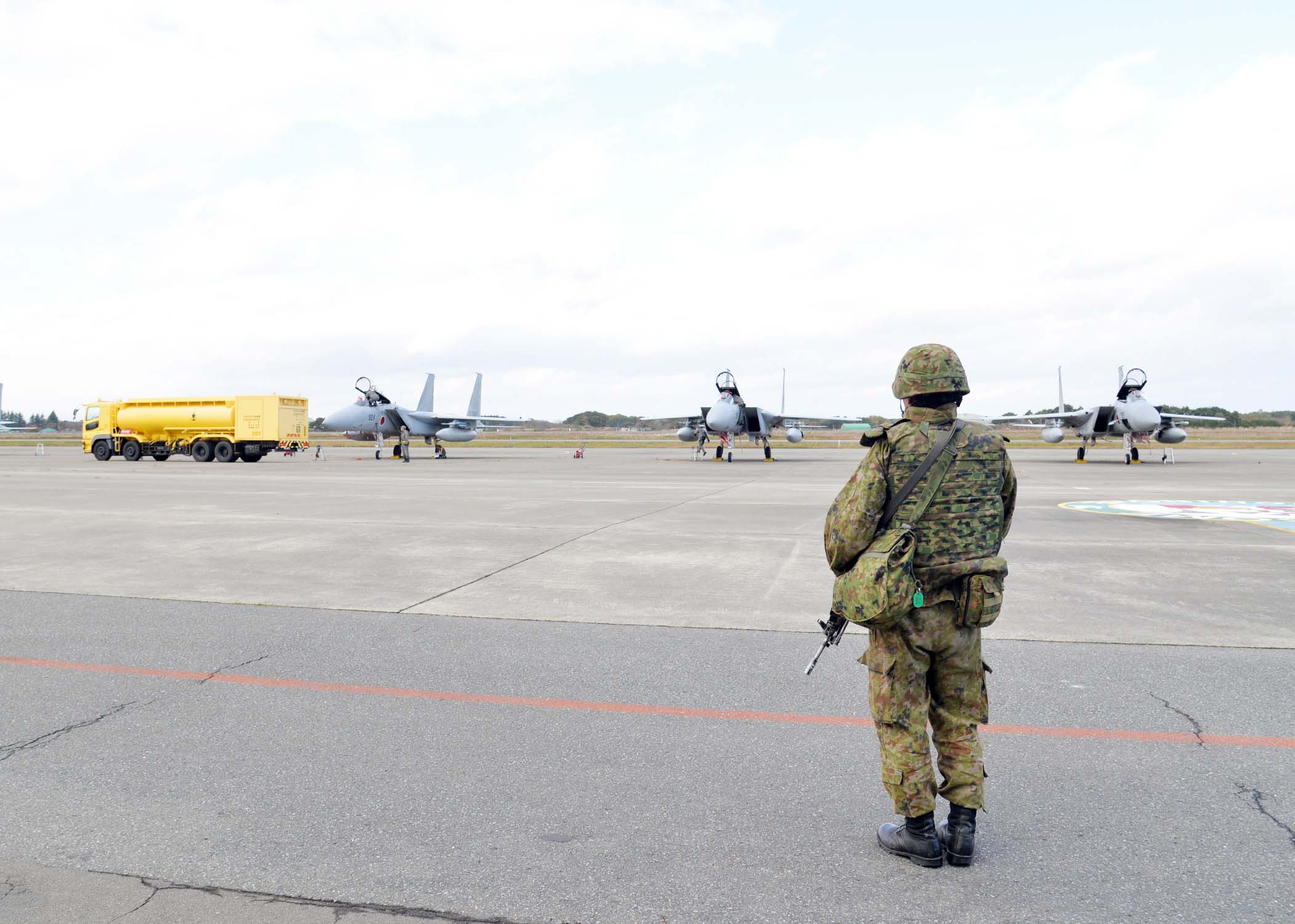 陸上自衛隊によるエプロン地区警備支援