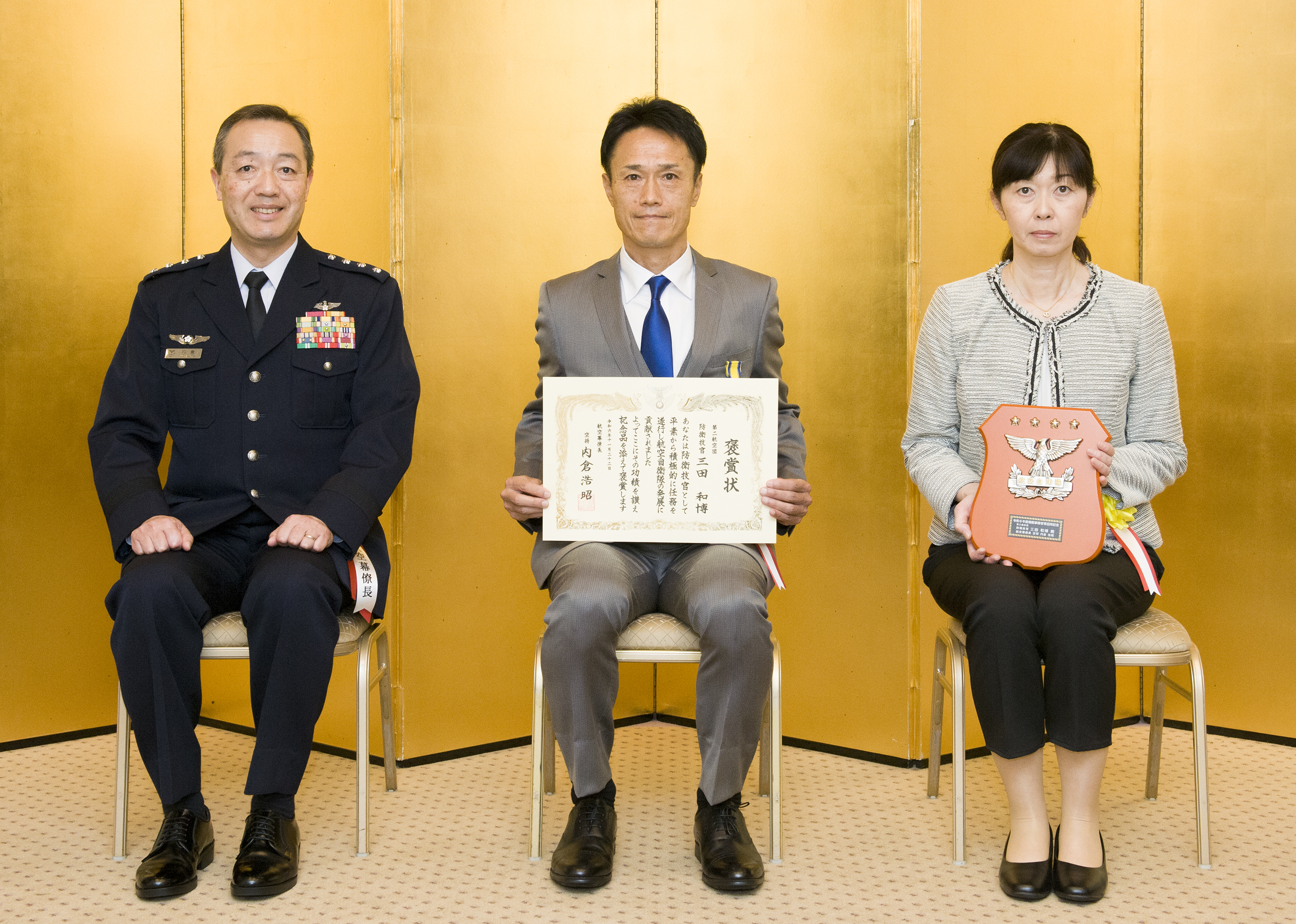 三田技官、令夫人
