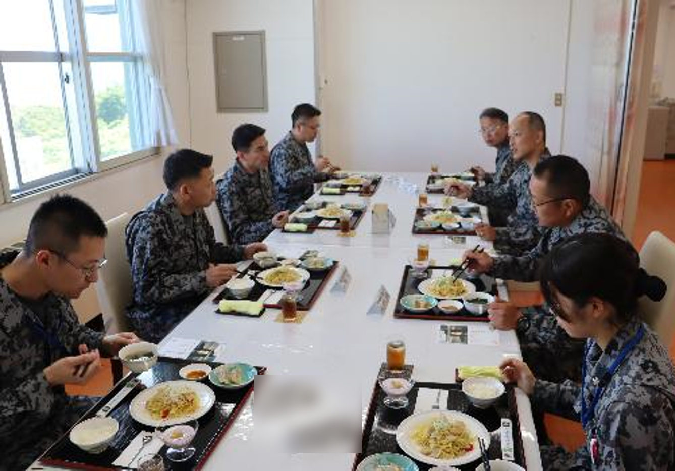 会食