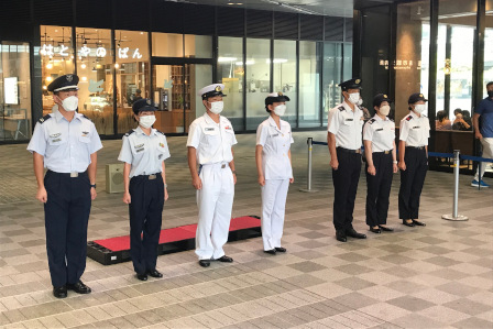 ３自衛隊の制服紹介イベントも開催しました。 