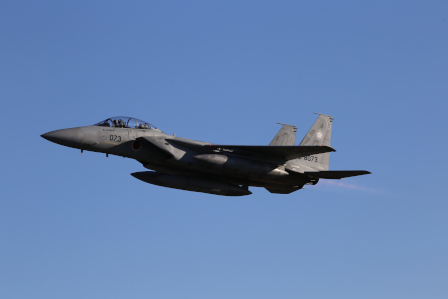 オープニングフライトに飛び立つ３０５飛行隊のF-15
