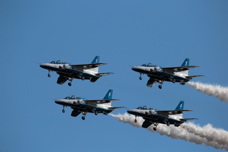 ブルーインパルス展示飛行｜JASDF 航空自衛隊 新田原基地
