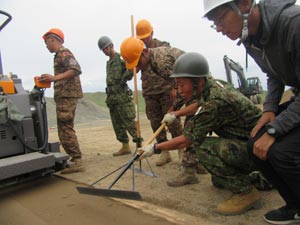 Pavement training with sand
