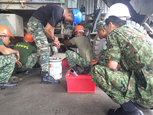 Loading and setting maintained transmission