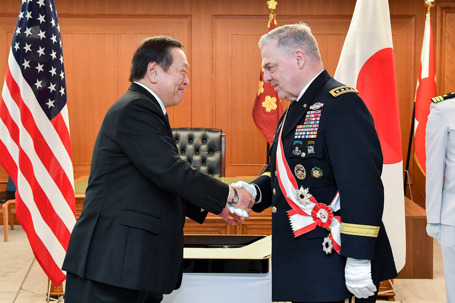 Defense Minister Hamada received a courtesy call from U.S. Army General
