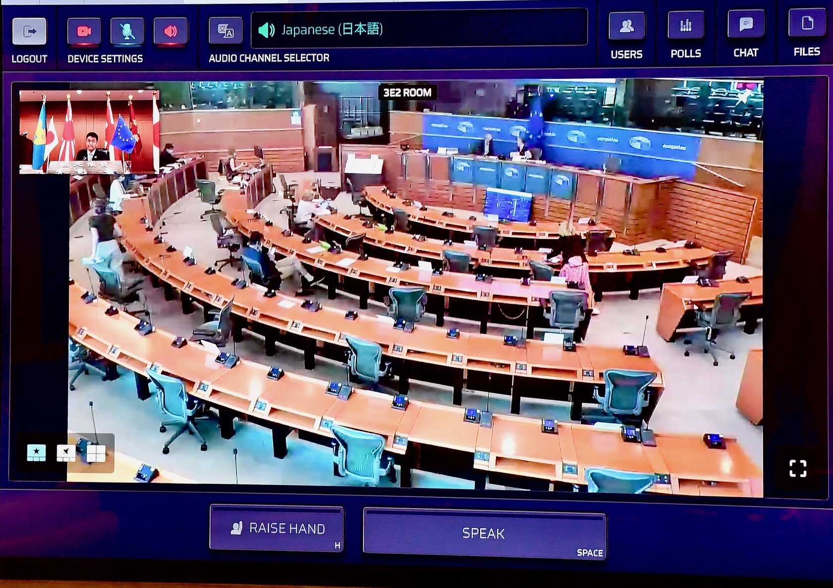 44E4EztcsUcAAGbue.jpg