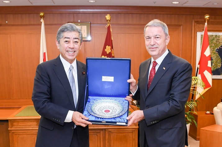 Defense Minister Iwaya Holds a Meeting with H.E. Hulusi AKAR, Minister of National Defence of the Republic of Turkey