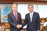 Defense Minister Iwaya Holds a Meeting with H.E. Hulusi AKAR, Minister of National Defence of the Republic of Turkey