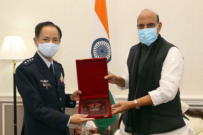 General Izutsu, Chief of Staff, JASDF Visits India