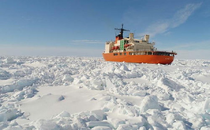 Icebreaker <em>Shirase</em>, 60th Japanese Antarctic Reserch Expedition, comes back to Japan