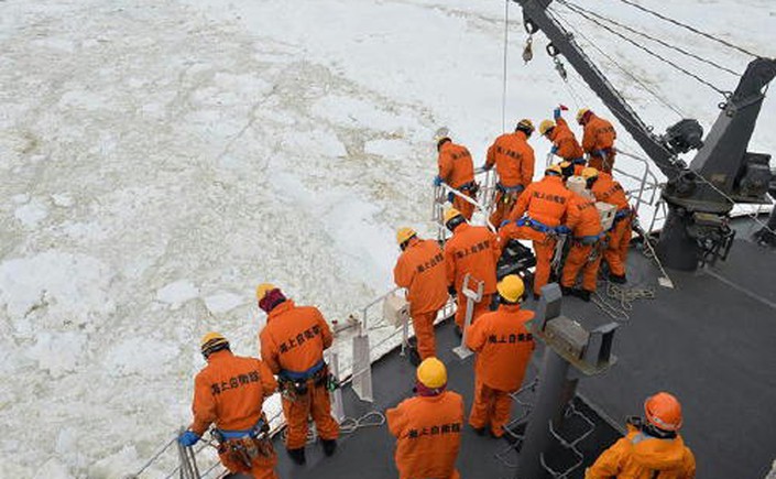 Icebreaker <em>Shirase</em>, 60th Japanese Antarctic Reserch Expedition, comes back to Japan