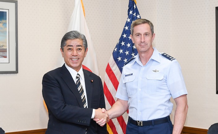 Minister Iwaya’s visit to JASDF Yokota Air Base and the headquarters of U.S. Forces Japan