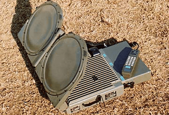 衛星単一携帯局装置の写真