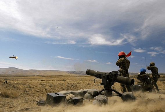 79式対舟艇対戦車誘導弾及び発射装置の写真
