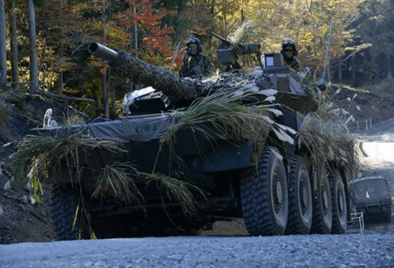 １６式機動戦闘車の写真