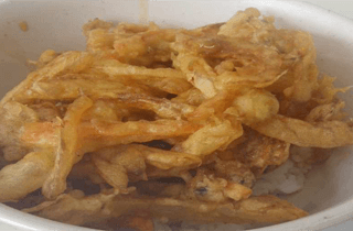 大きな手作りかき揚げ丼