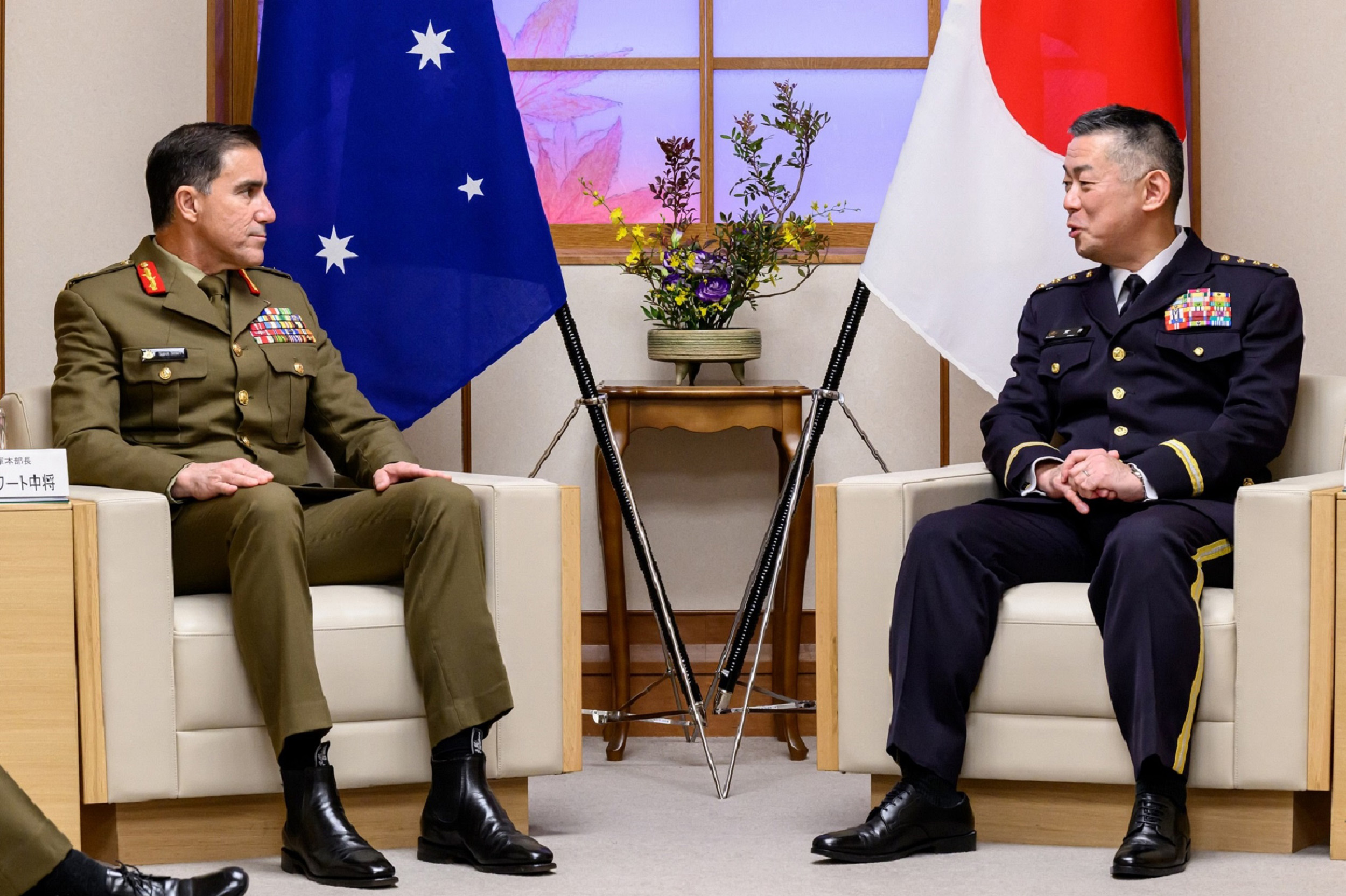 オーストラリア陸軍本部長サイモン・スチュアート中将と二者懇談