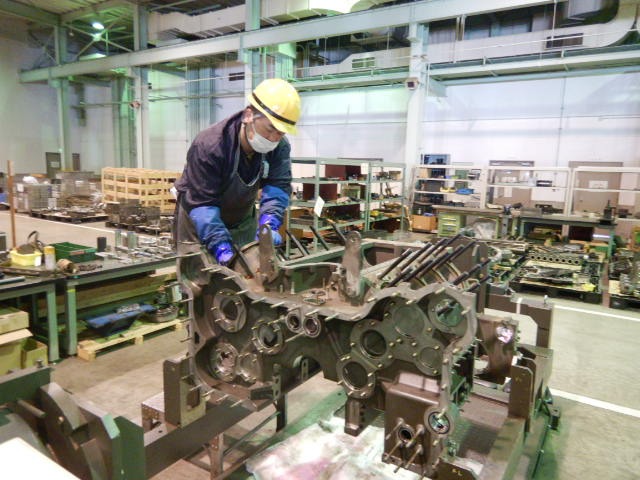 10式戦車エンジン整備(原動機工場)