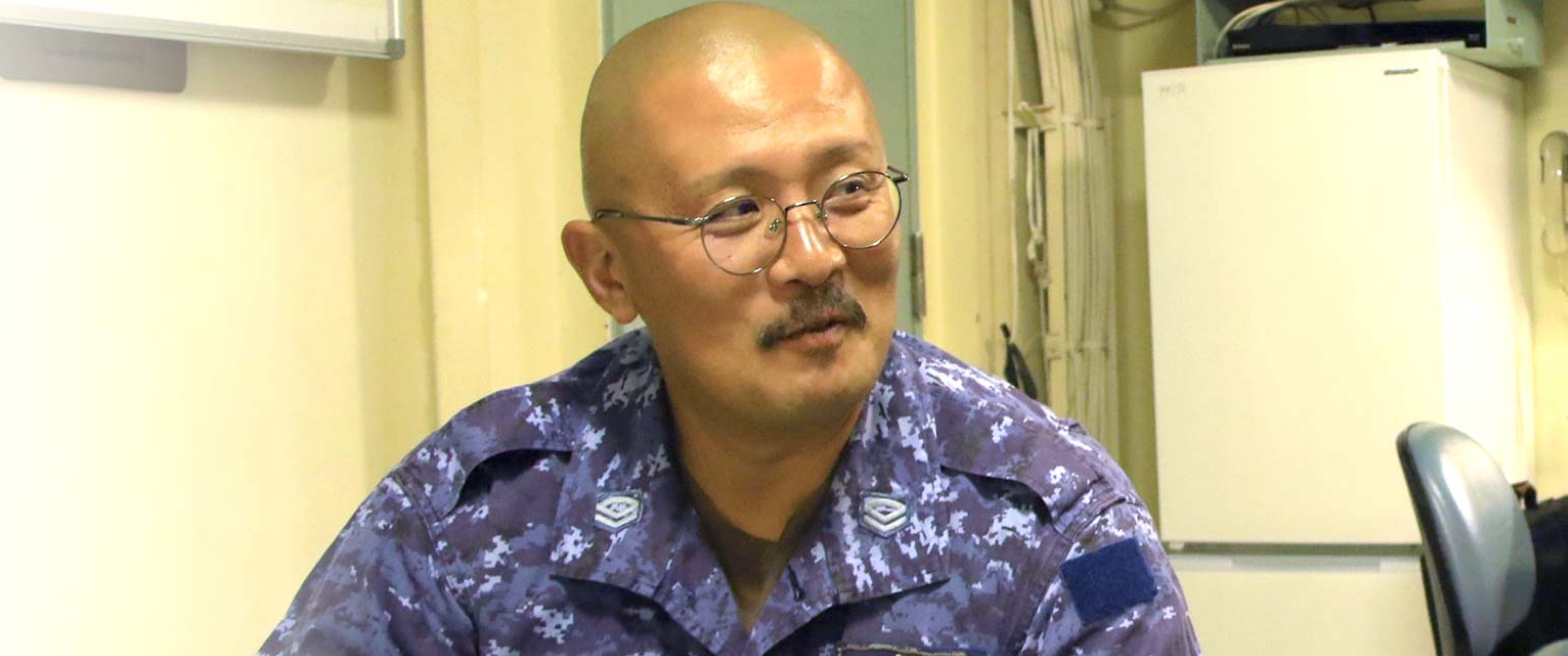 岸 和範