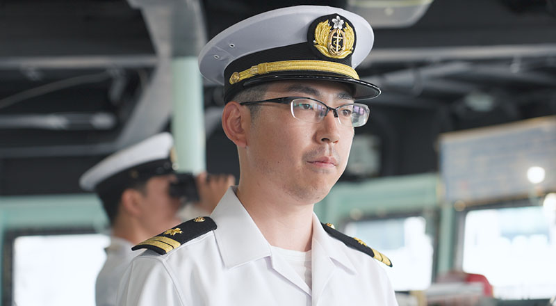 海上自衛隊　1等海尉