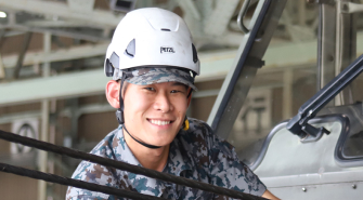 整備補給群　車両器材隊　１等空士　加藤　卓