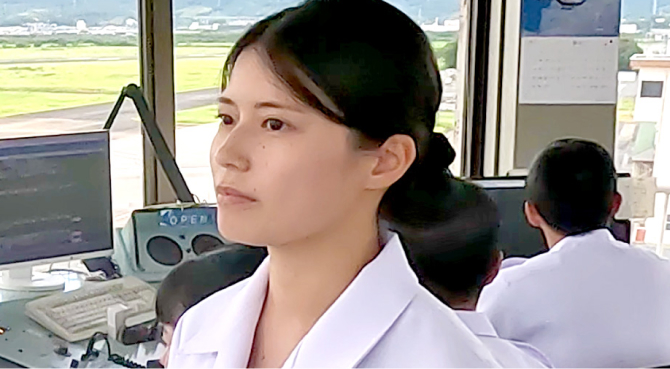 女性隊員