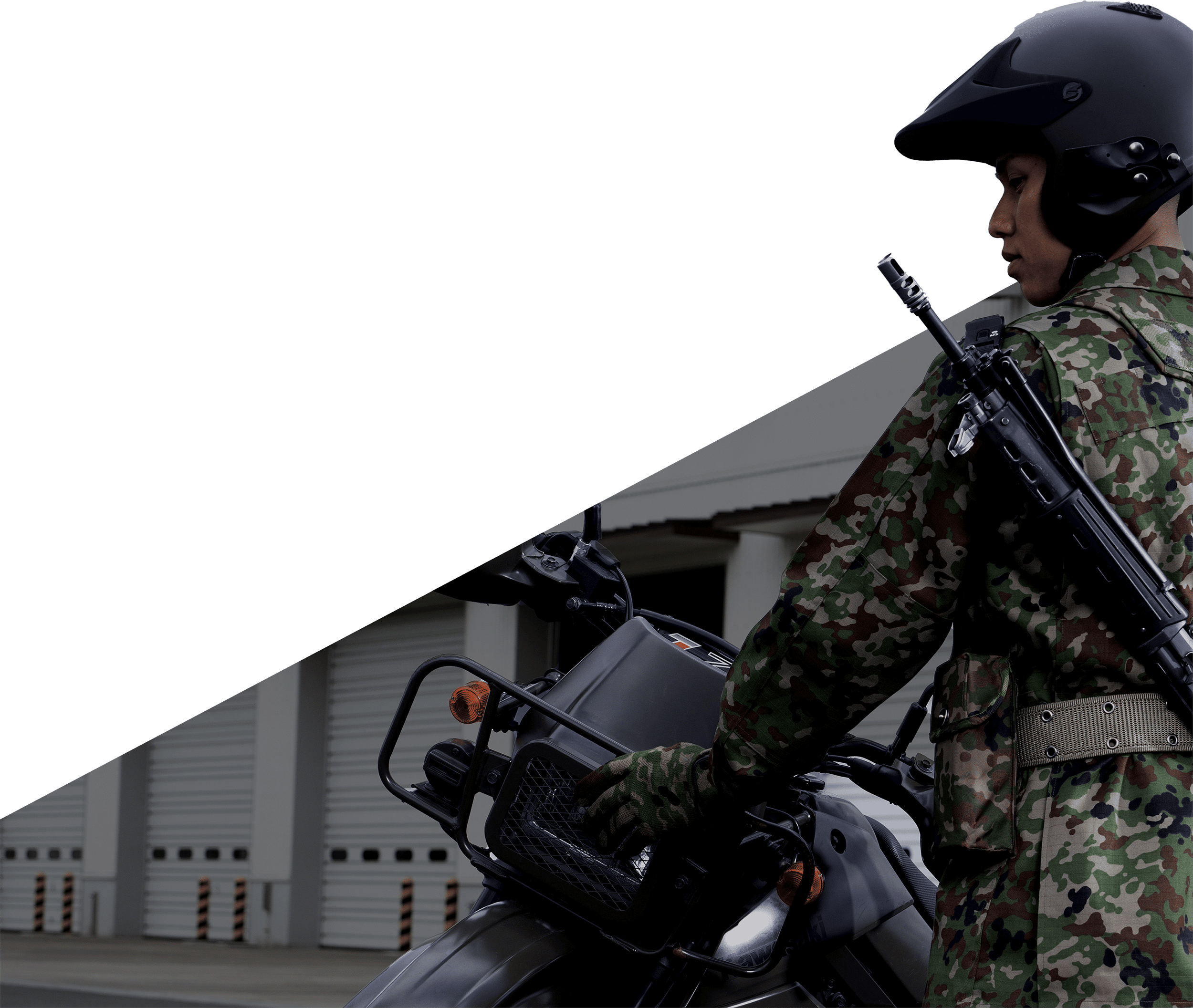 WHY自衛官_男性陸上自衛官画像