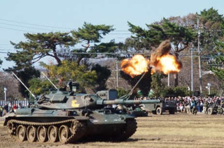 豊川駐屯地記念行事の写真