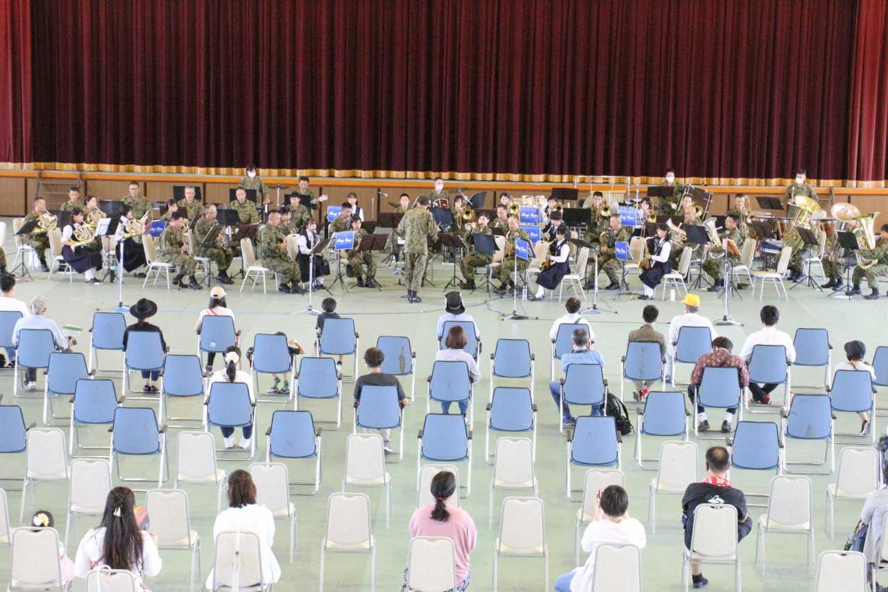萩光塩学院高校吹奏楽部と第13音楽隊との共演