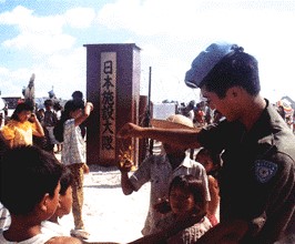 カンボジアの子供たちとの交流