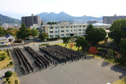 旅団隷下部隊、駐屯地所在部隊が参列