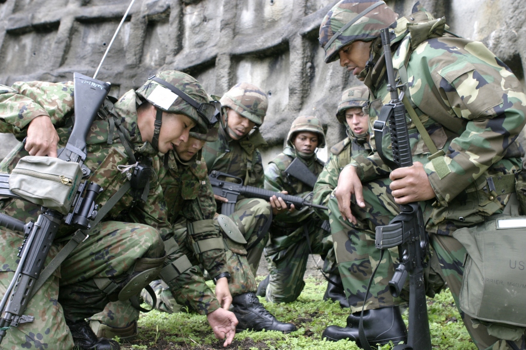 米陸軍施設