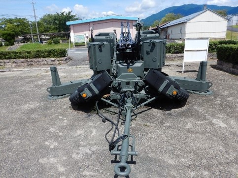 35㎜二連装高射機関砲(L-90)