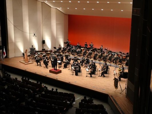 地域学生の皆さんを招いての共演