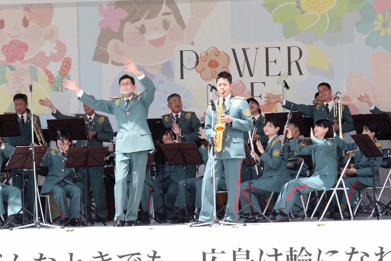 盛り上がりをみせるサックス演奏
