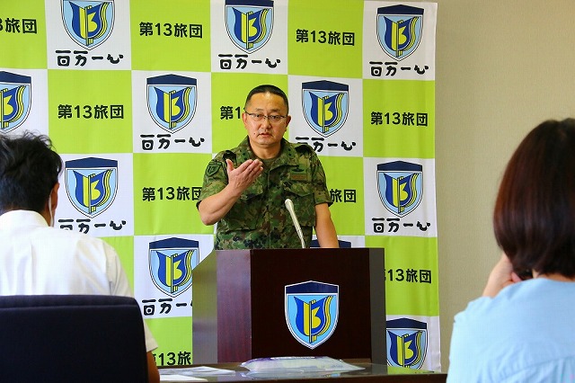 記者会見