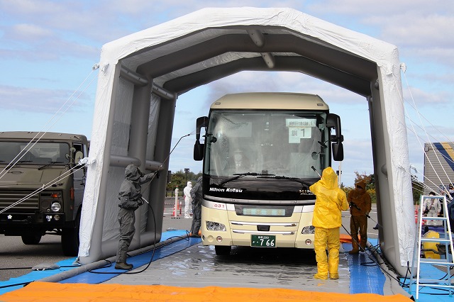 汚染車両の除染作業