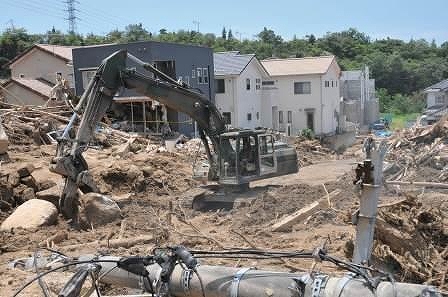 重機を使用した捜索(熊野町)