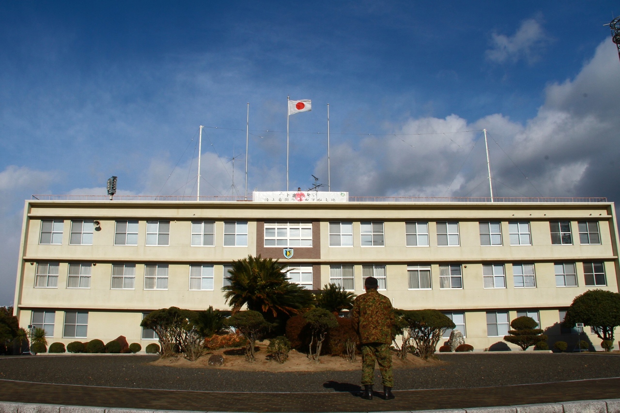 第13旅団司令部庁舎はこんな感じです