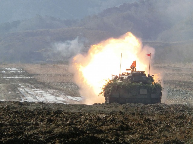 74式戦車の射撃