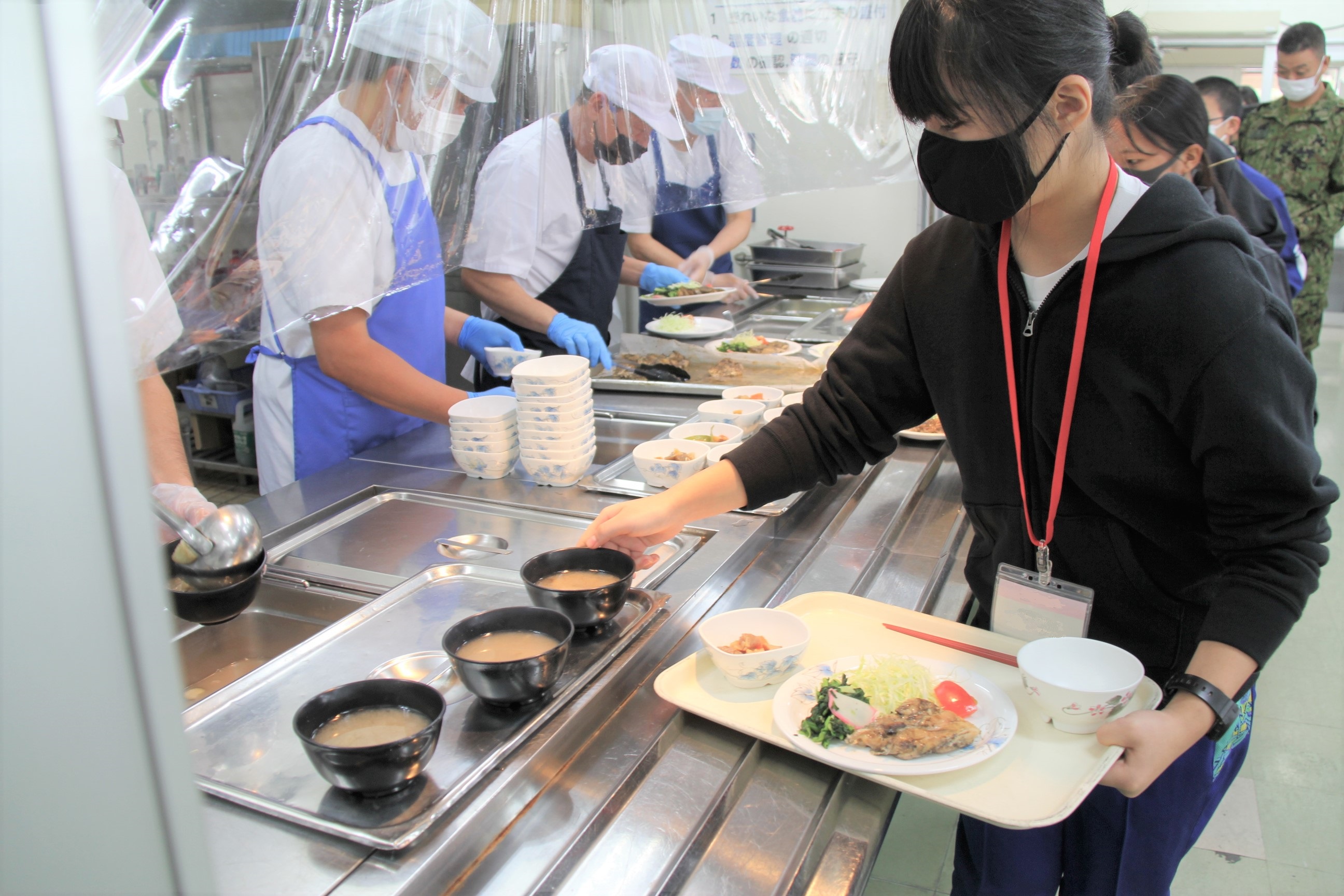 食堂喫食